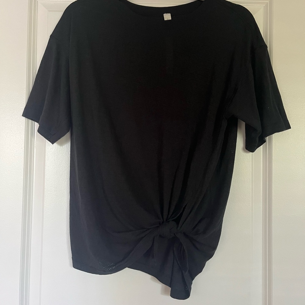 Lululemon Women’s Black Knotted Short Sleeve Tshirt